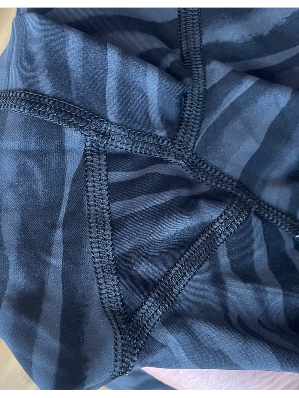 LULULEMON Align Super High Rise Short 8” Le Tigre Camo Size 10 NWoT | Rare - Picture 4 of 8